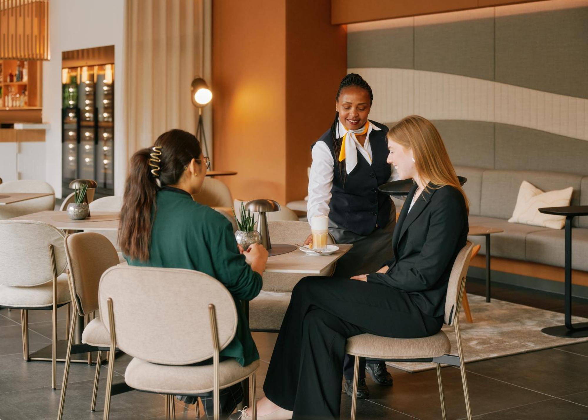Lufthansa Seeheim - More Than A Conference Hotel ภายนอก รูปภาพ